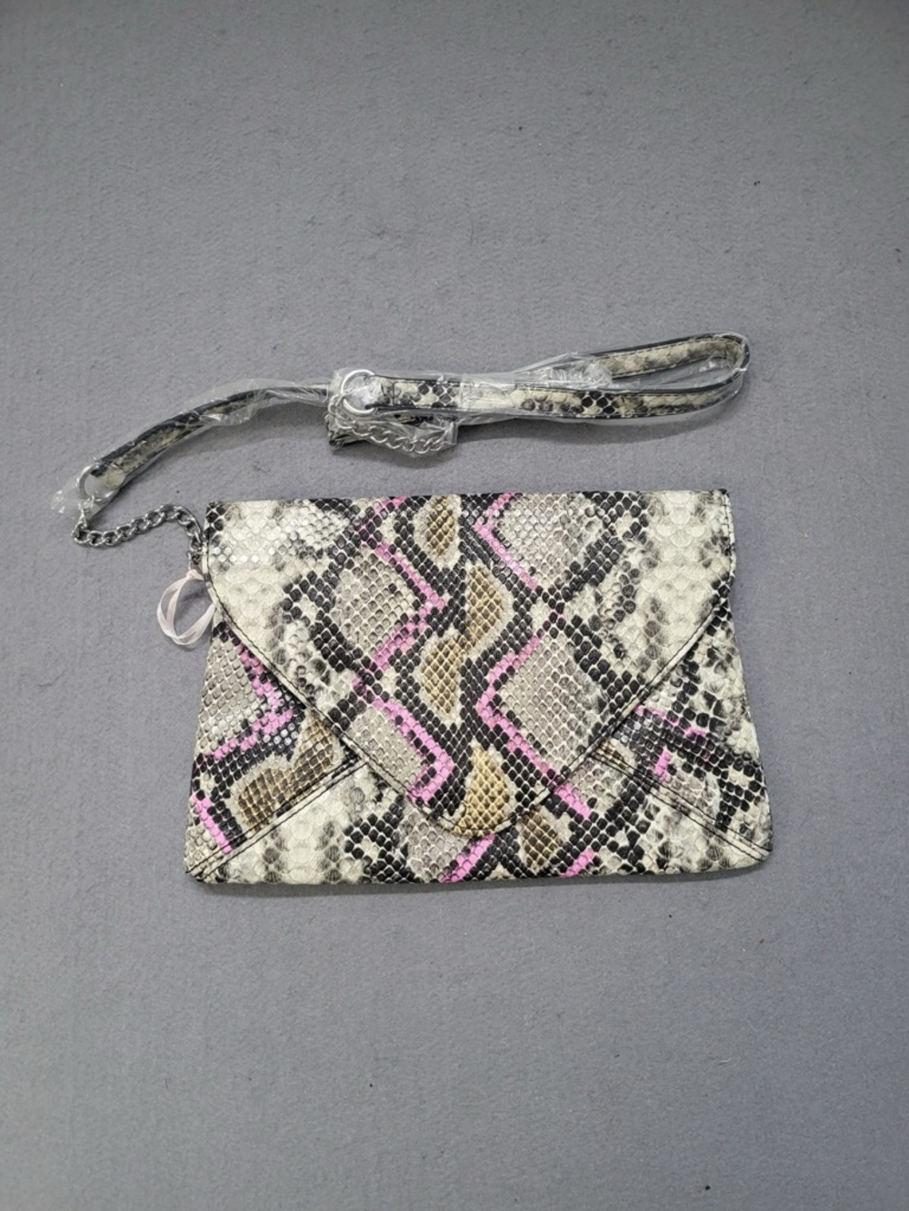 Women’s Kate & Alex Cuffaro Snakeskin Print Wristlet Clutch NWOT